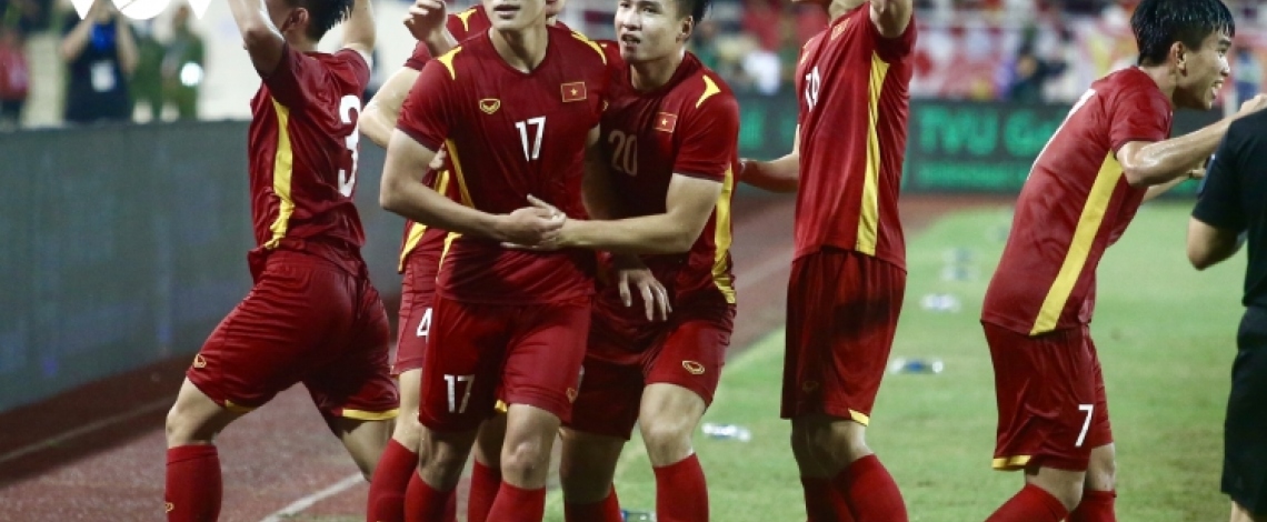 Vietnam defend SEA Games men's football championship title after beating Thailand